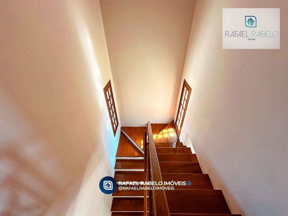 Casa à venda com 4 quartos, 222m² - Foto 3
