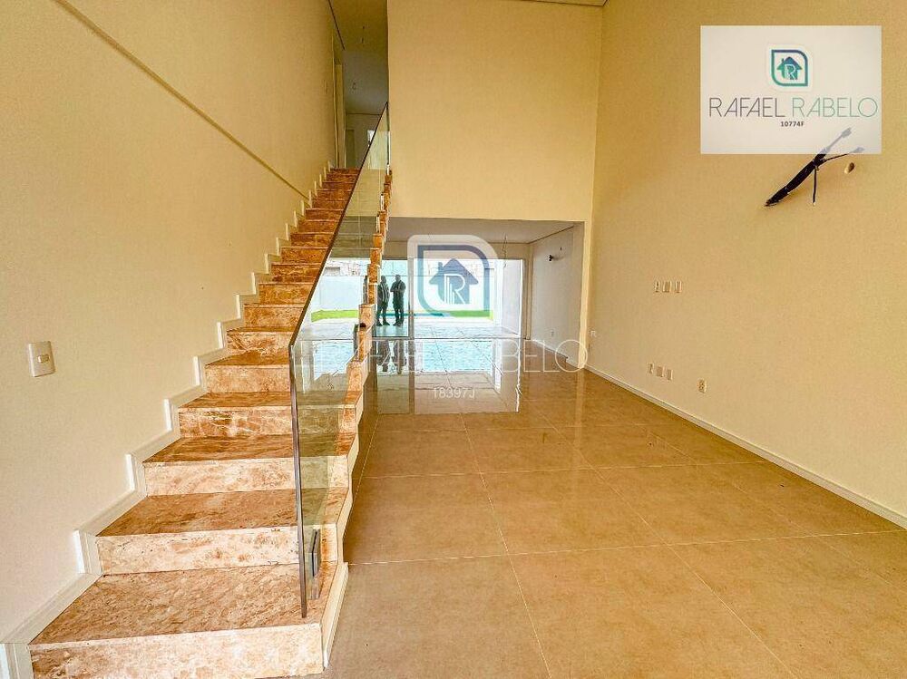 Casa de Condomínio à venda com 4 quartos, 223m² - Foto 2