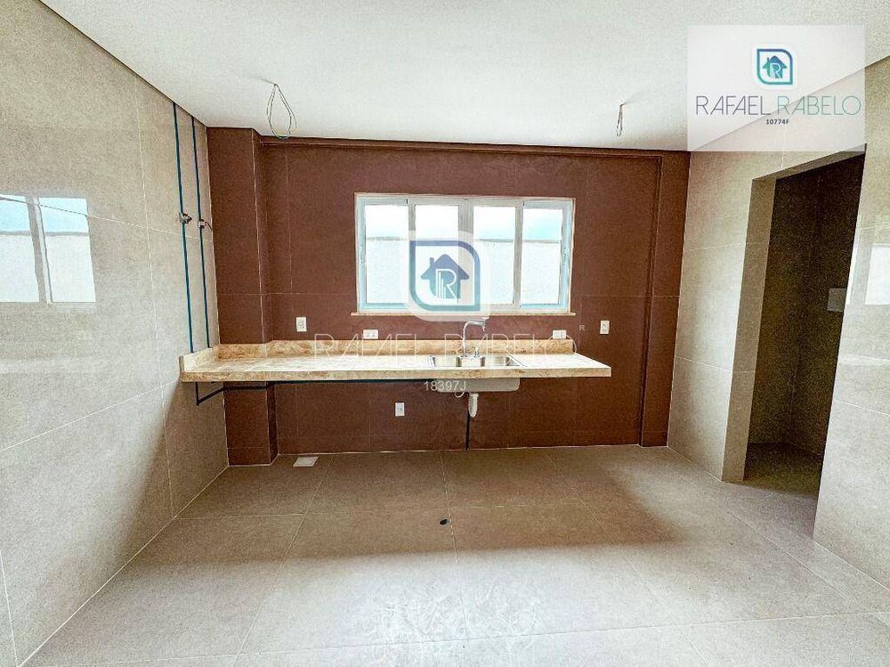 Casa de Condomínio à venda com 4 quartos, 223m² - Foto 1