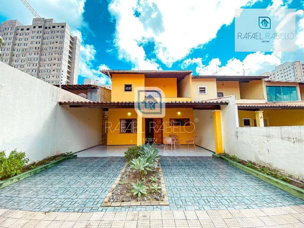 Casa de Condomínio à venda com 5 quartos, 150m² - Foto 1