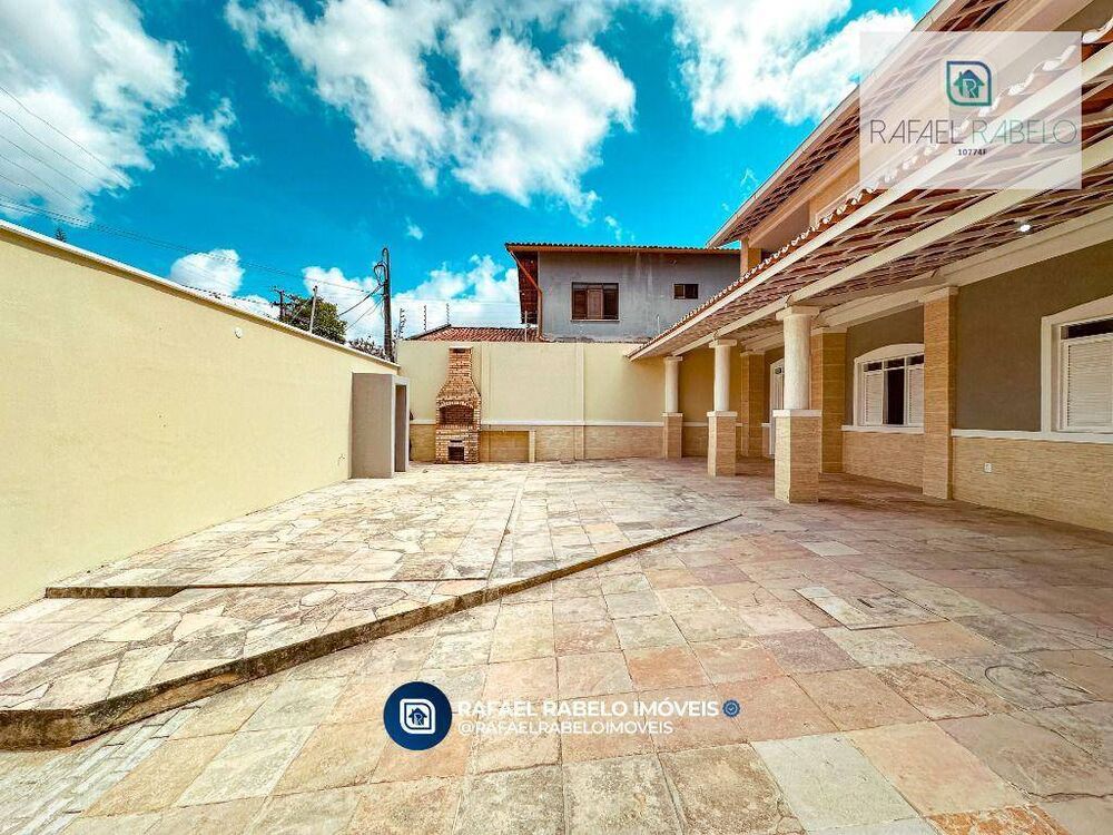 Casa, 3 quartos, 203 m² - Foto 1