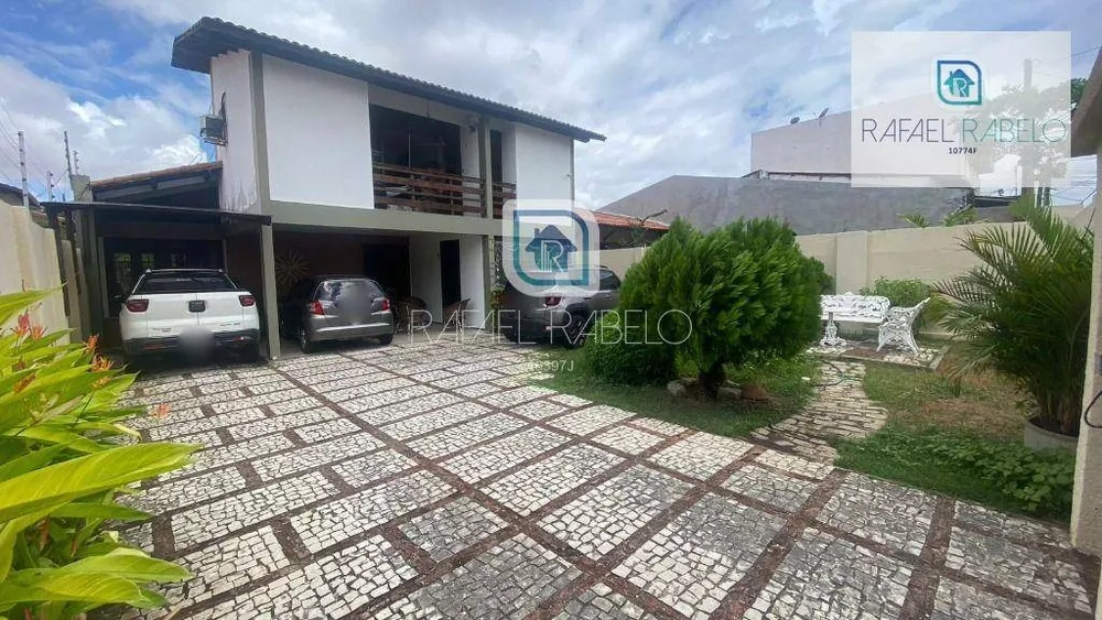 Casa à venda com 7 quartos, 235m² - Foto 1