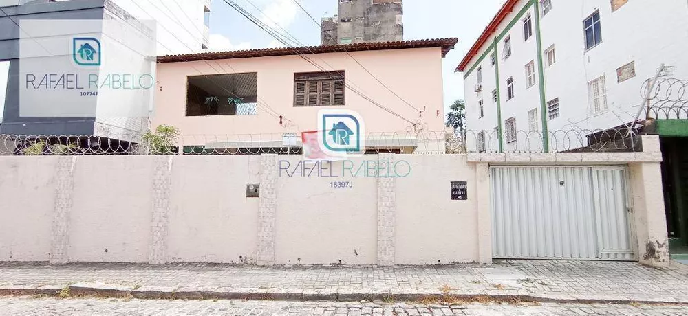 Casa à venda com 6 quartos, 320m² - Foto 2