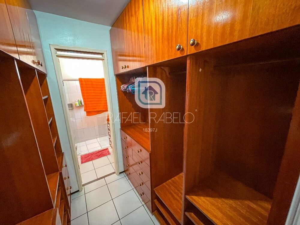 Casa, 6 quartos, 180 m² - Foto 1