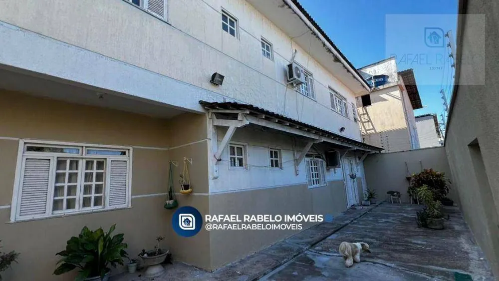 Casa, 6 quartos, 228 m² - Foto 2