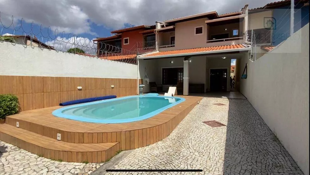 Casa à venda com 3 quartos, 170m² - Foto 1