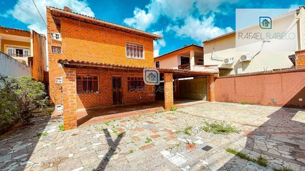 Casa, 5 quartos, 304 m² - Foto 2