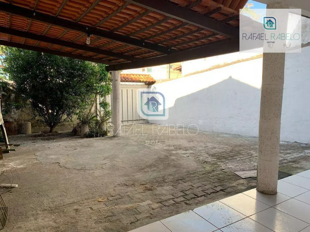 Casa à venda com 5 quartos, 298m² - Foto 2