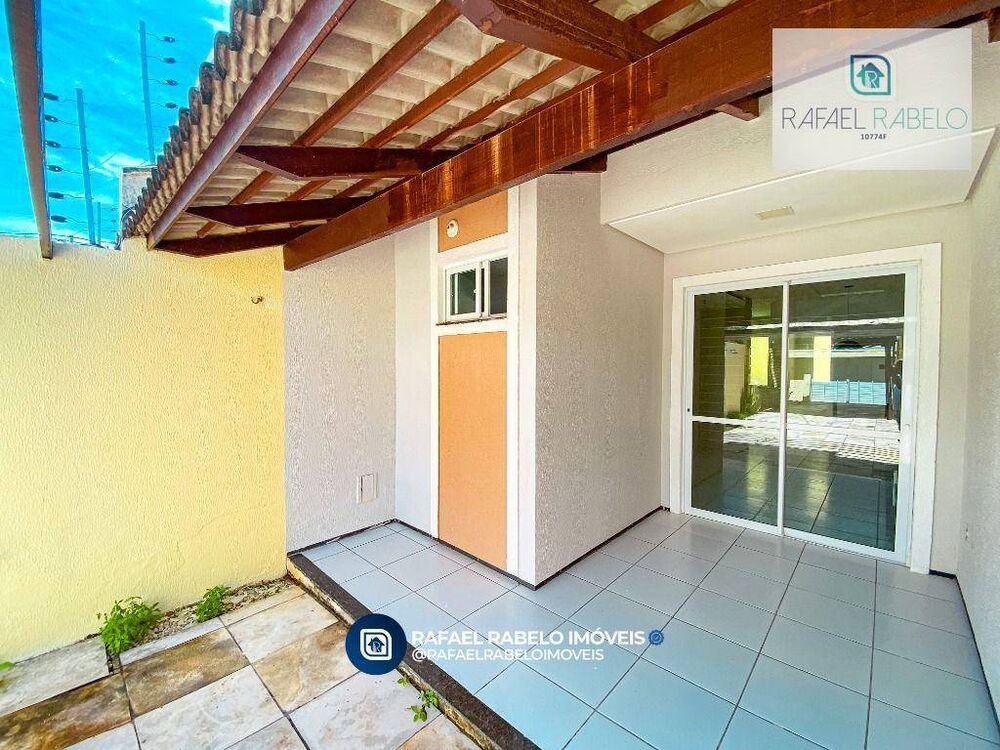 Casa à venda com 3 quartos, 82m² - Foto 1