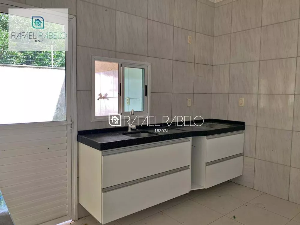 Casa de Condomínio à venda com 3 quartos, 136m² - Foto 2