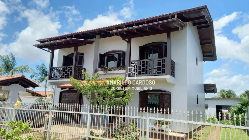 Casa, 3 quartos, 184 m² - Foto 1