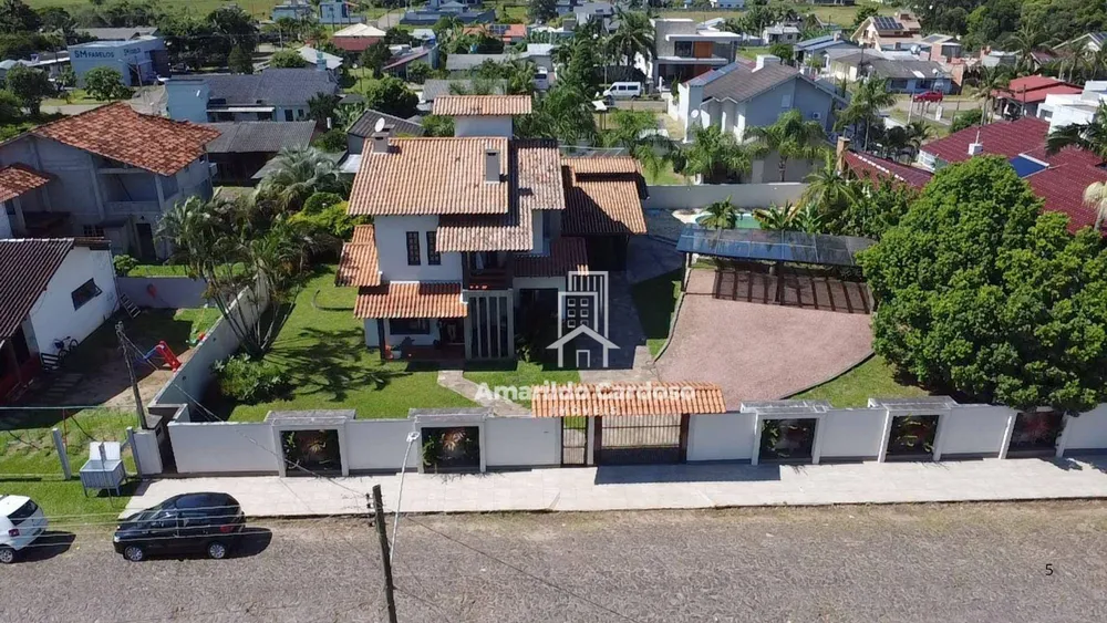 Casa, 3 quartos, 260 m² - Foto 1