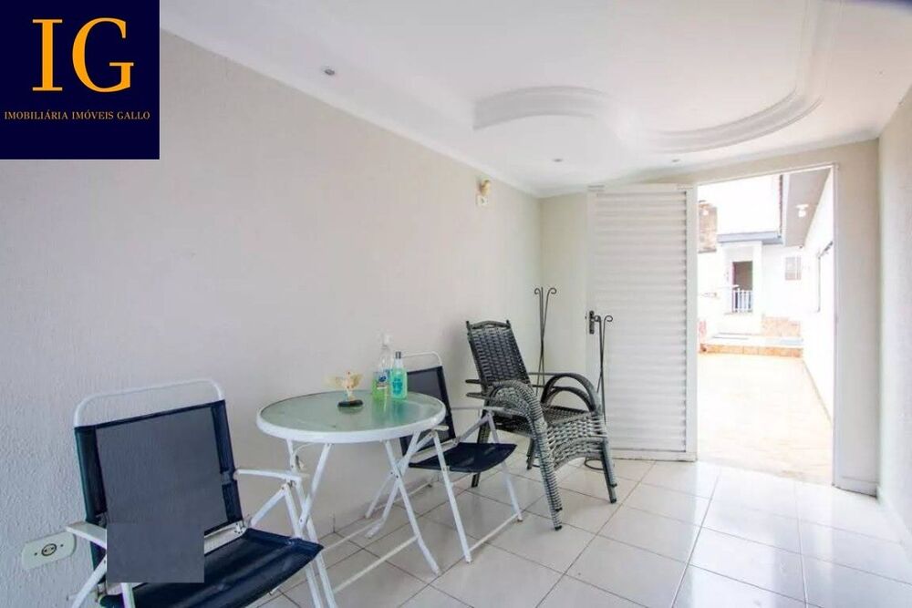 Casa à venda com 4 quartos, 224m² - Foto 4