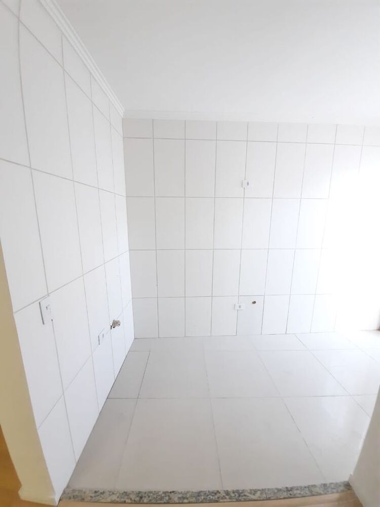 Apartamento à venda com 2 quartos, 42m² - Foto 2
