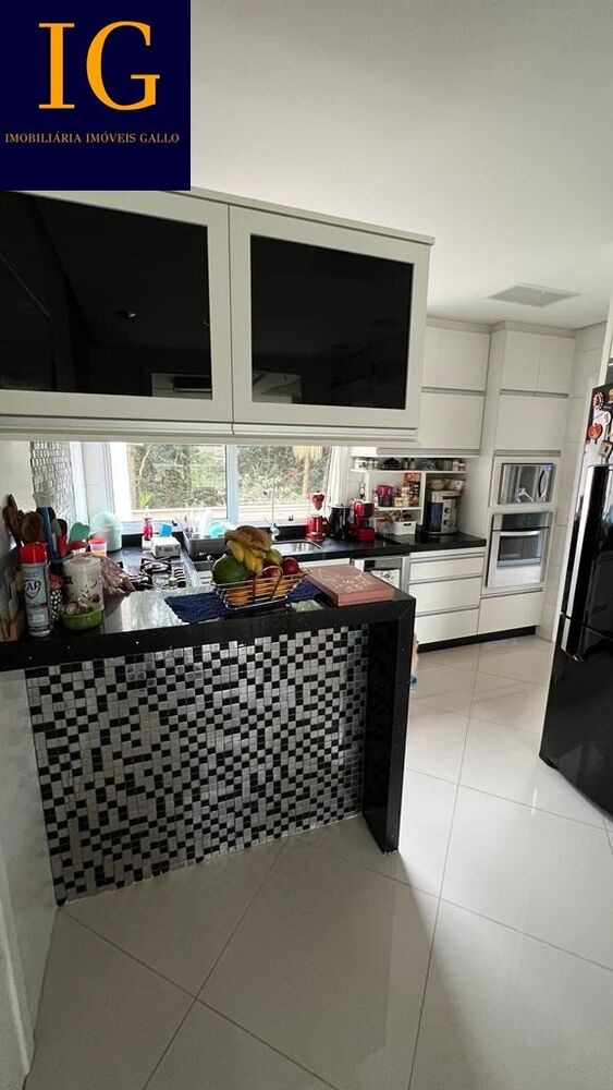 Apartamento à venda com 3 quartos, 186m² - Foto 3