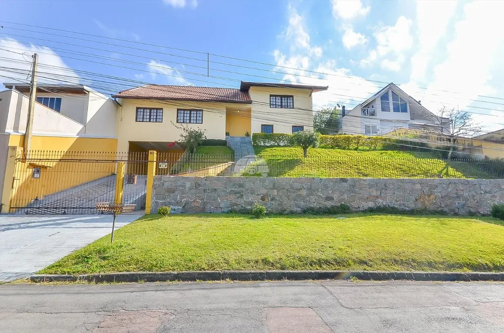 Casa, 4 quartos, 245 m² - Foto 1
