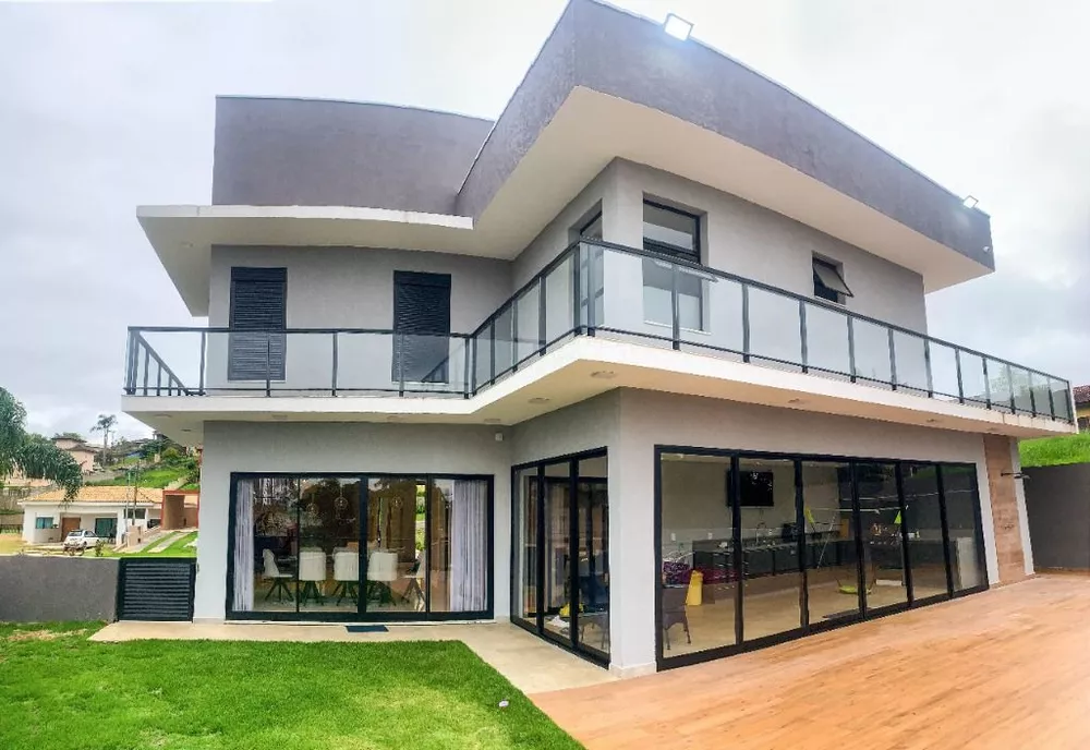 Casa de Condomínio à venda com 3 quartos, 356m² - Foto 1