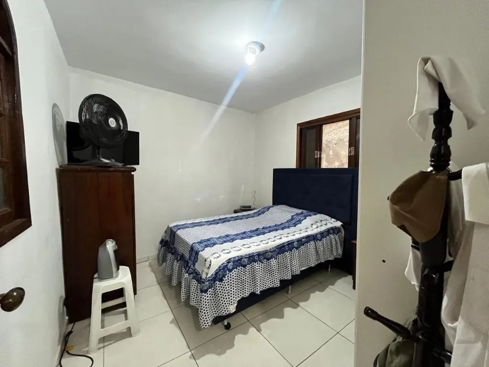 Casa, 3 quartos, 196 m² - Foto 1