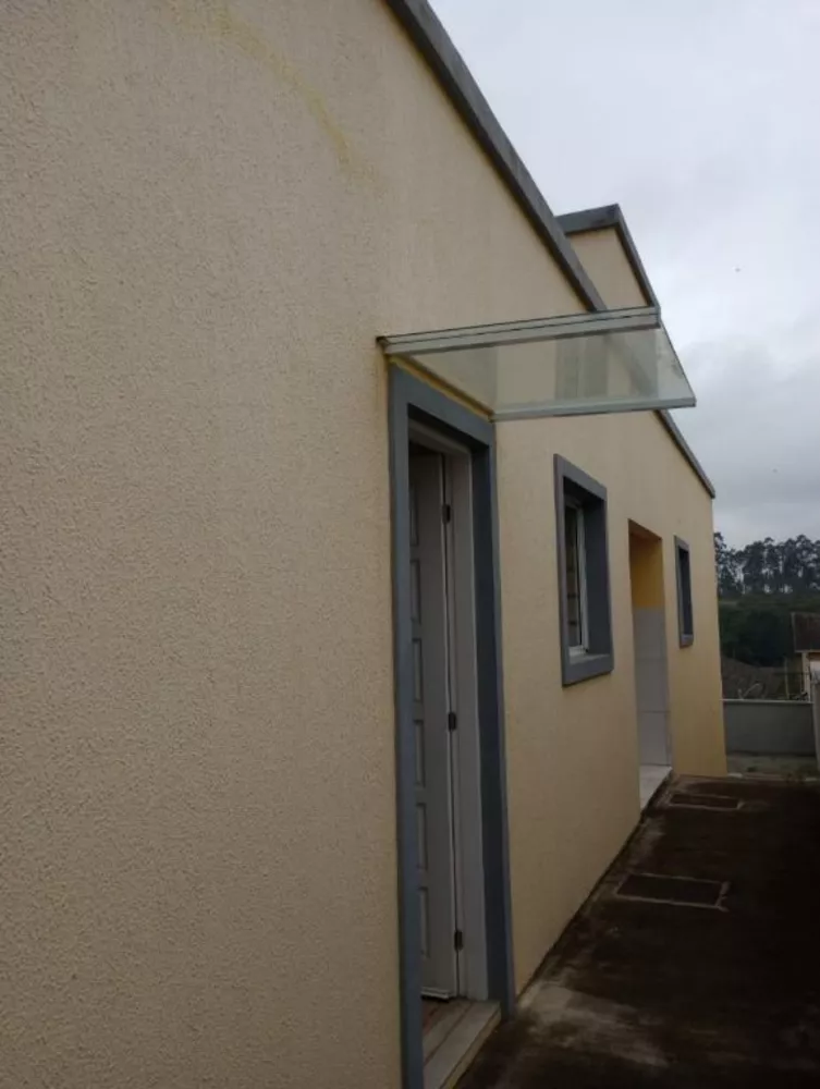 Casa à venda com 2 quartos, 58m² - Foto 3