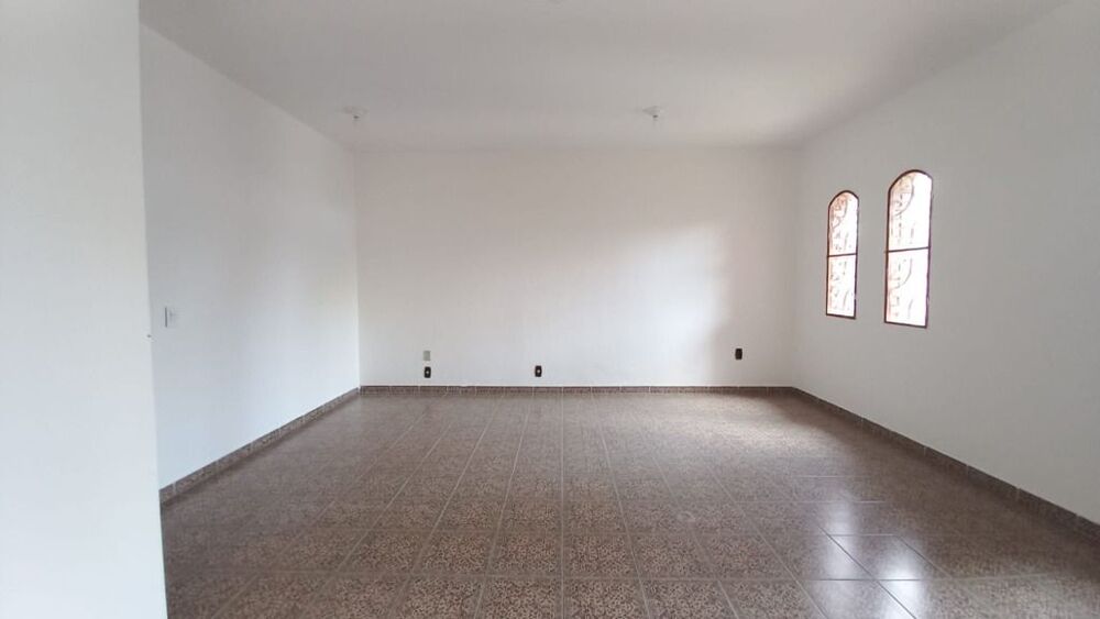 Casa, 4 quartos, 220 m² - Foto 2