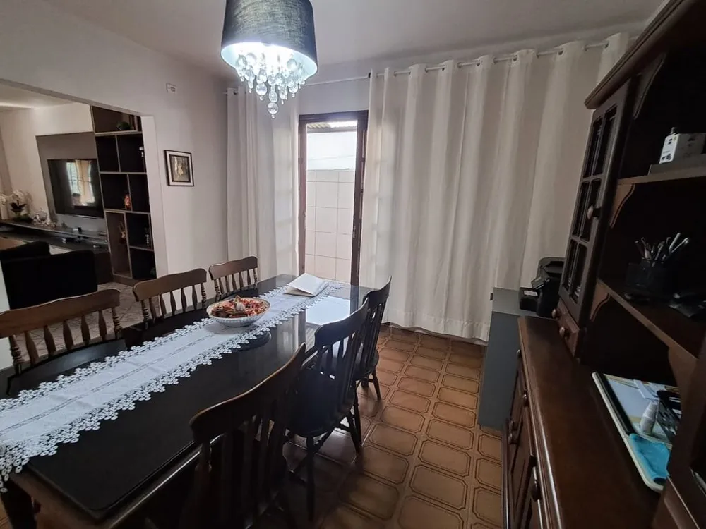 Casa, 3 quartos, 203 m² - Foto 1