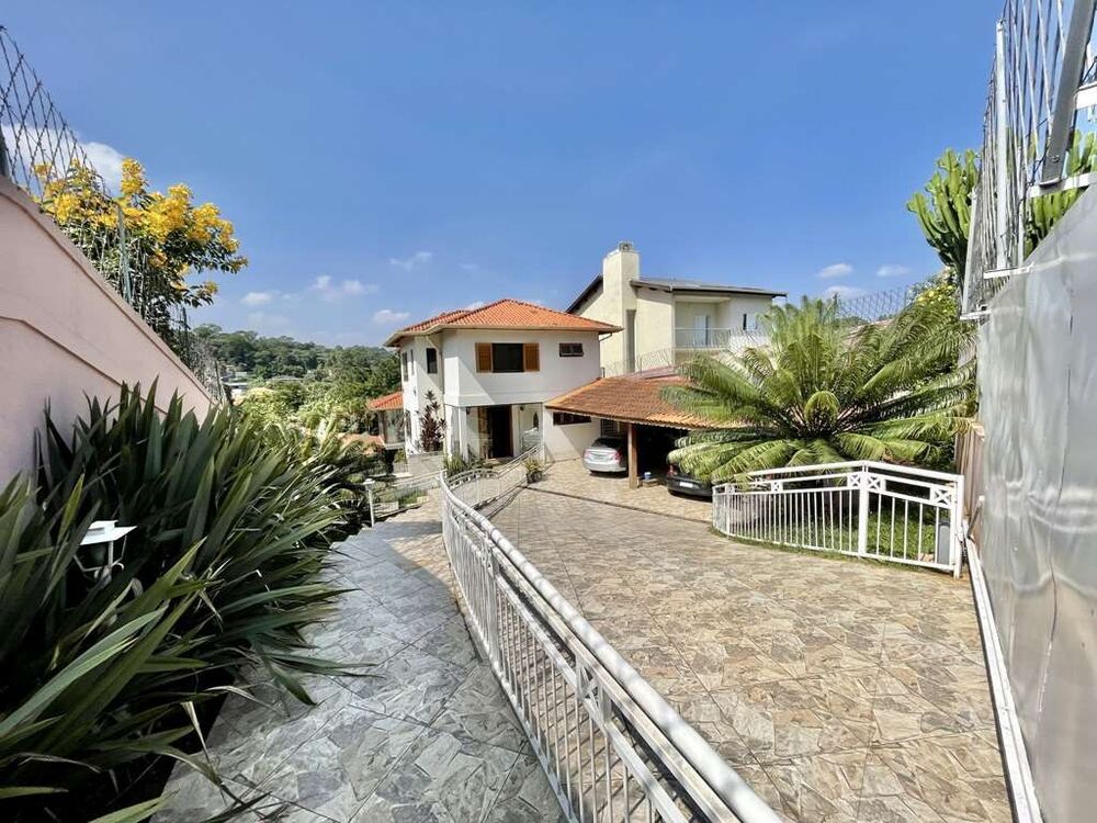 Casa de Condomínio à venda com 3 quartos, 357m² - Foto 2