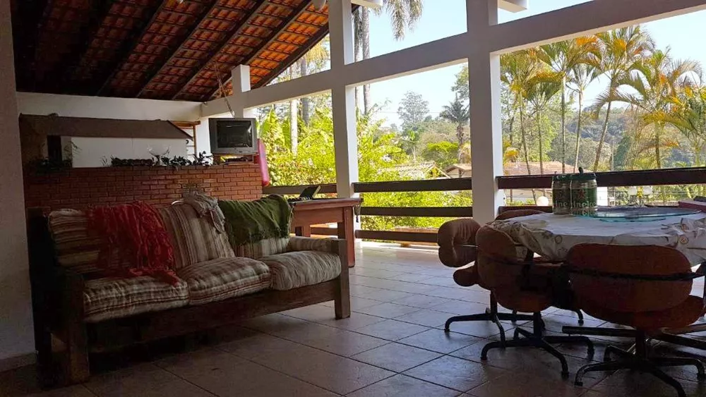 Casa de Condomínio à venda com 4 quartos, 450m² - Foto 2