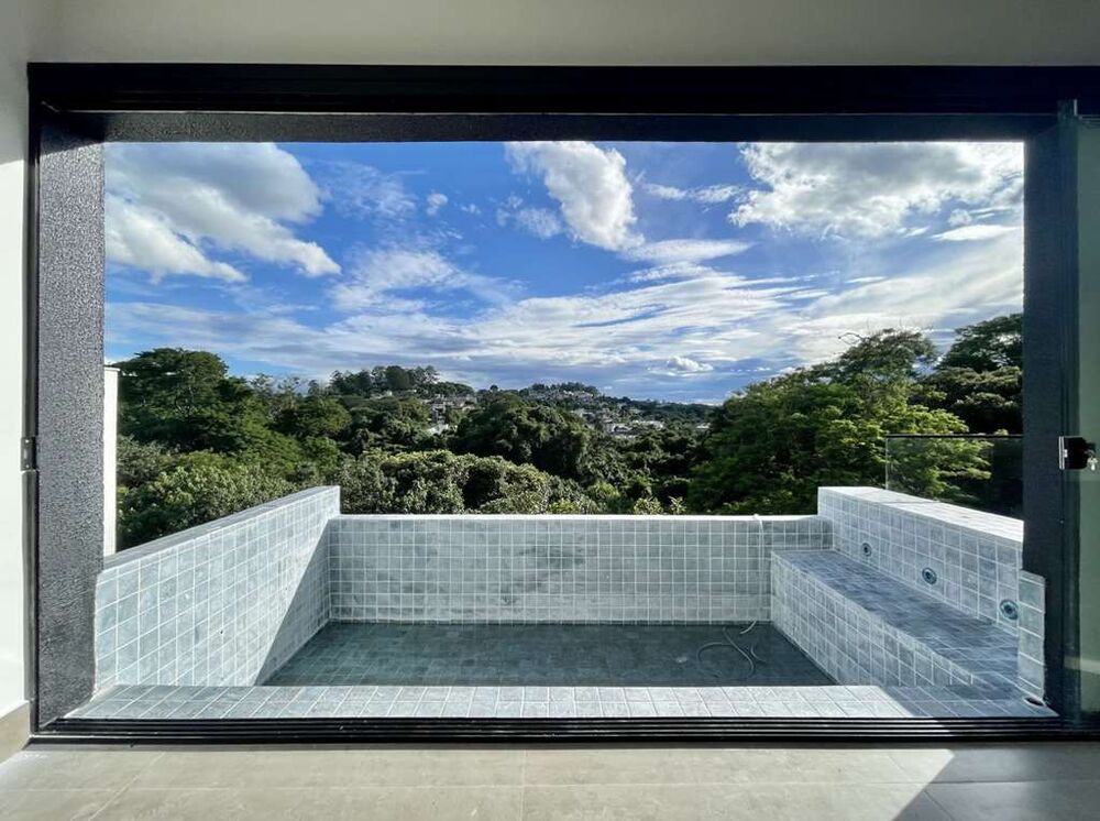 Casa de Condomínio à venda com 4 quartos, 400m² - Foto 1