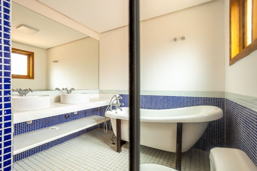 Casa de Condomínio à venda com 4 quartos, 350m² - Foto 4