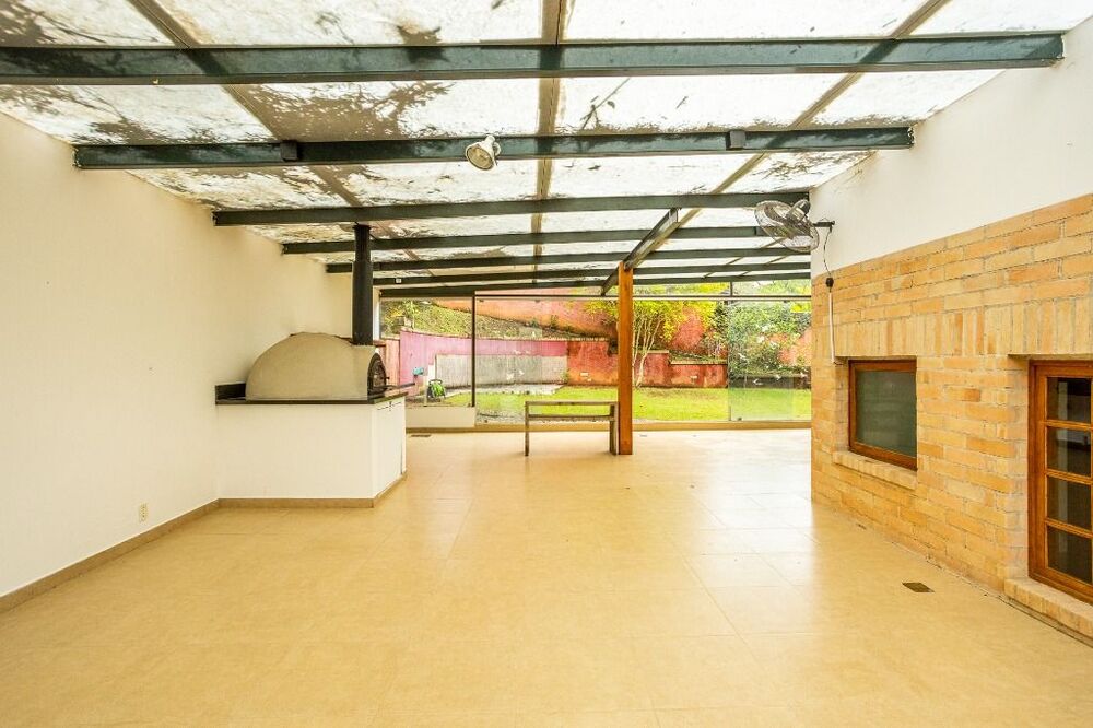 Casa de Condomínio à venda com 4 quartos, 350m² - Foto 3