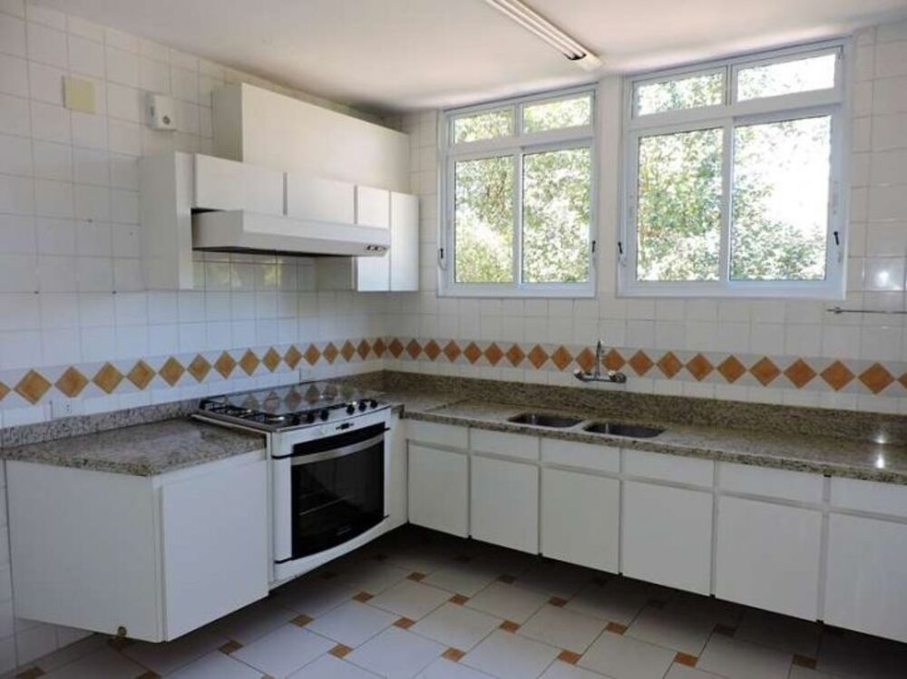 Casa de Condomínio à venda e aluguel com 6 quartos, 550m² - Foto 8