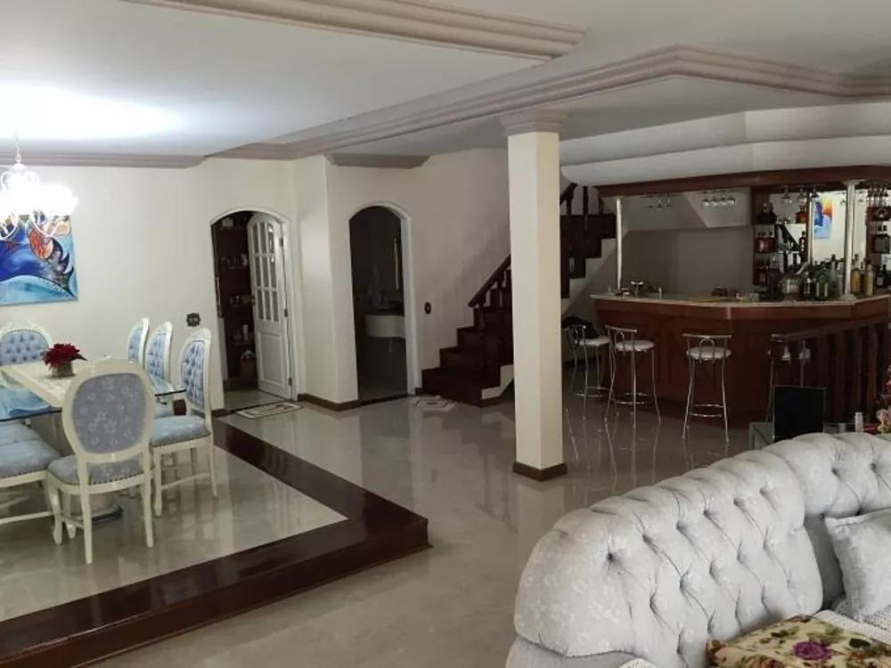 Casa à venda com 3 quartos, 500m² - Foto 3