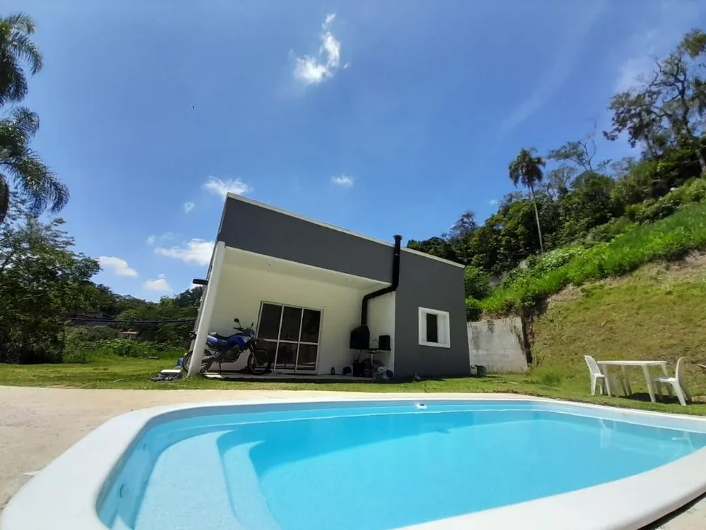 Chácara, 3 quartos, 1709 m² - Foto 1