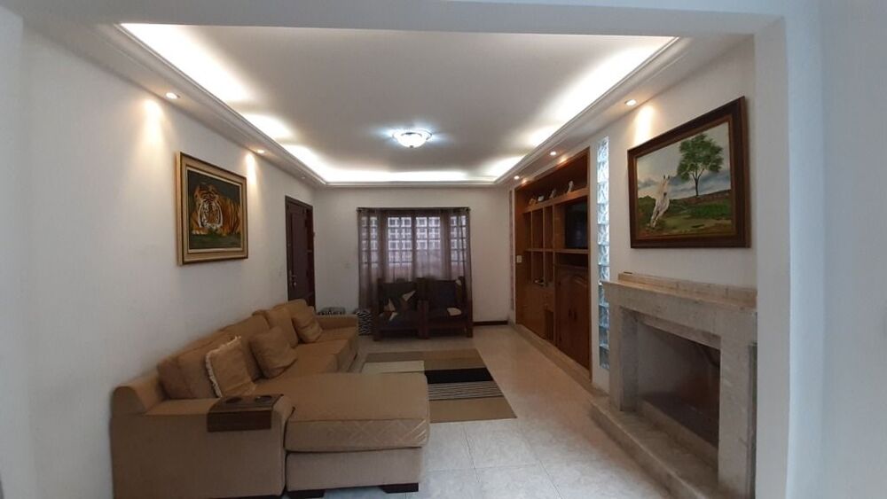 Casa, 4 quartos, 238 m² - Foto 1