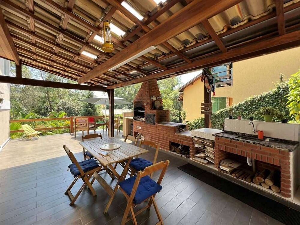 Casa de Condomínio à venda com 4 quartos, 400m² - Foto 1