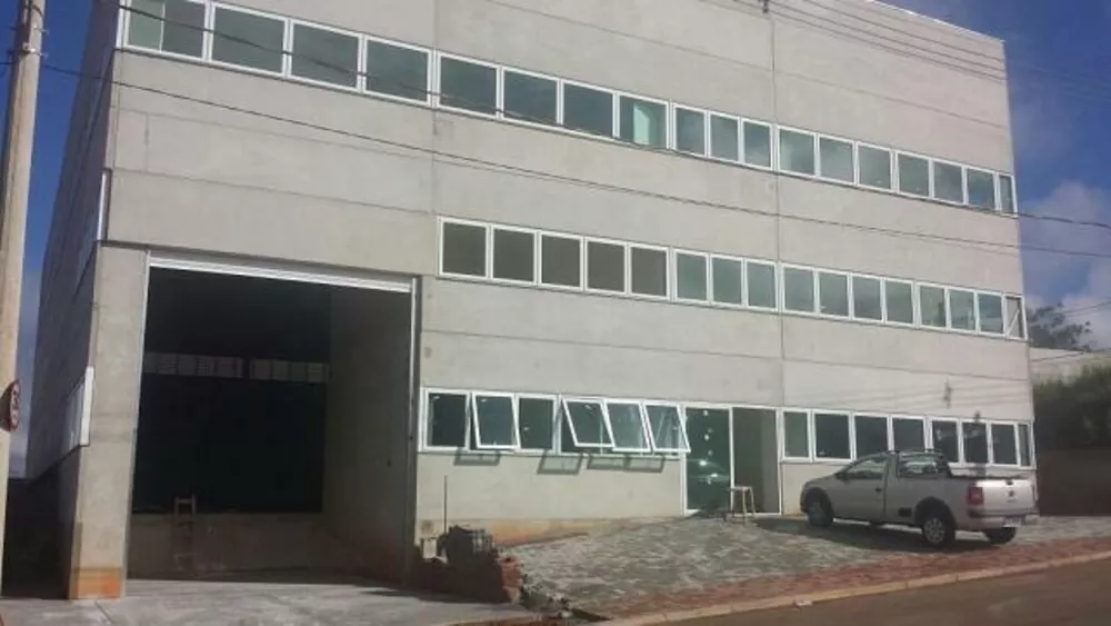 Depósito-Galpão-Armazém para alugar, 1100m² - Foto 1