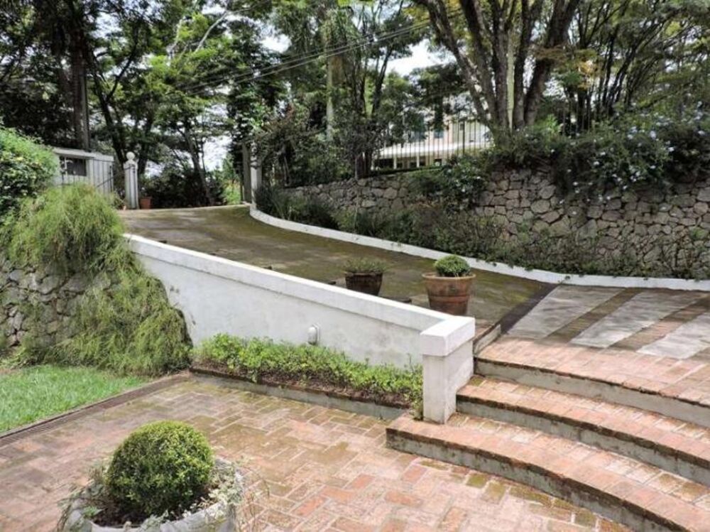 Casa de Condomínio à venda com 4 quartos, 443m² - Foto 2