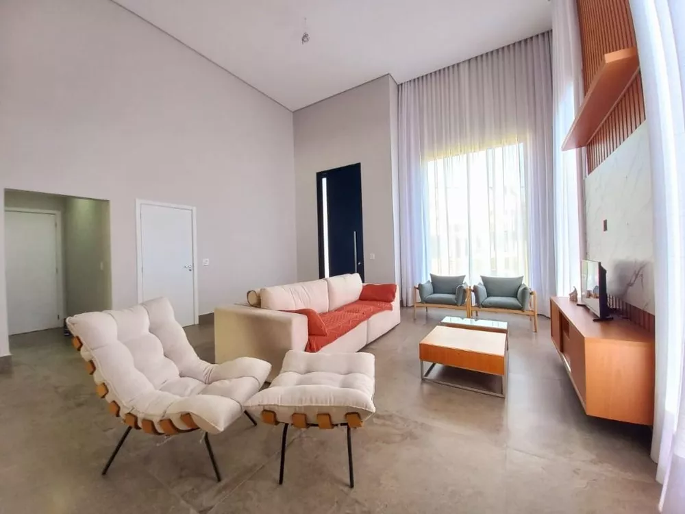 Casa de Condomínio à venda com 4 quartos, 300m² - Foto 1