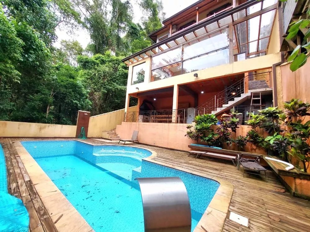 Casa de Condomínio à venda com 4 quartos, 420m² - Foto 2