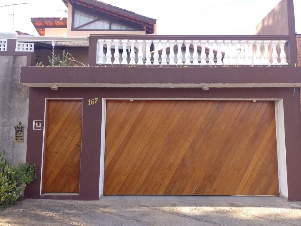 Casa à venda com 3 quartos, 145m² - Foto 1