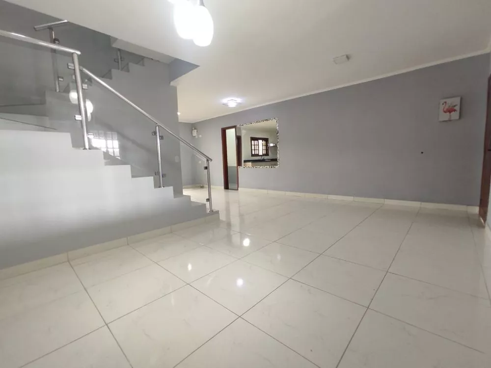 Casa à venda com 3 quartos, 154m² - Foto 3