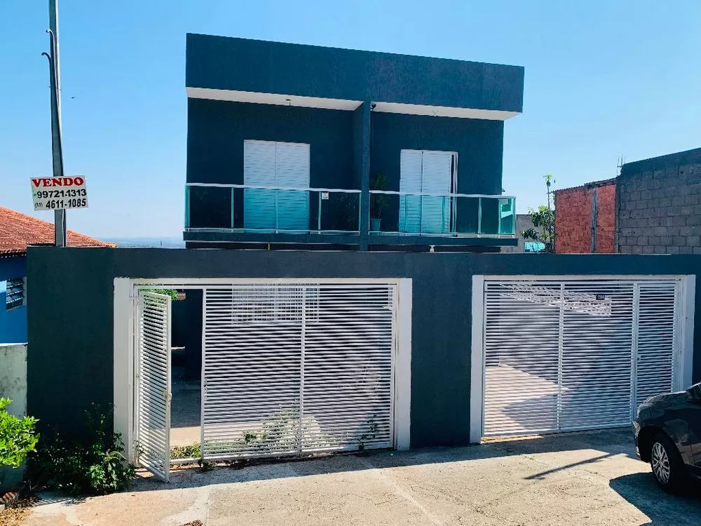 Casa à venda com 3 quartos, 102m² - Foto 1