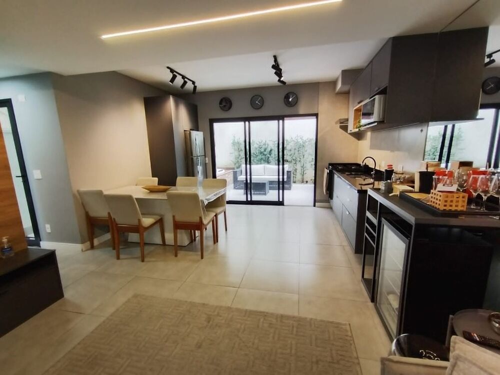 Casa de Condomínio para alugar com 3 quartos, 146m² - Foto 2