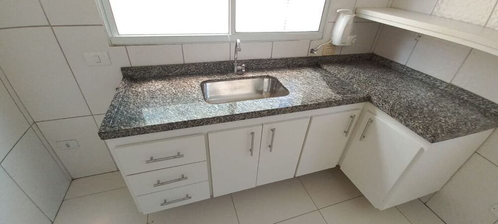 Casa de Condomínio para alugar com 3 quartos, 90m² - Foto 2
