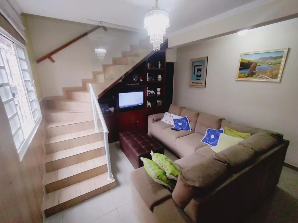 Casa, 3 quartos, 142 m² - Foto 2