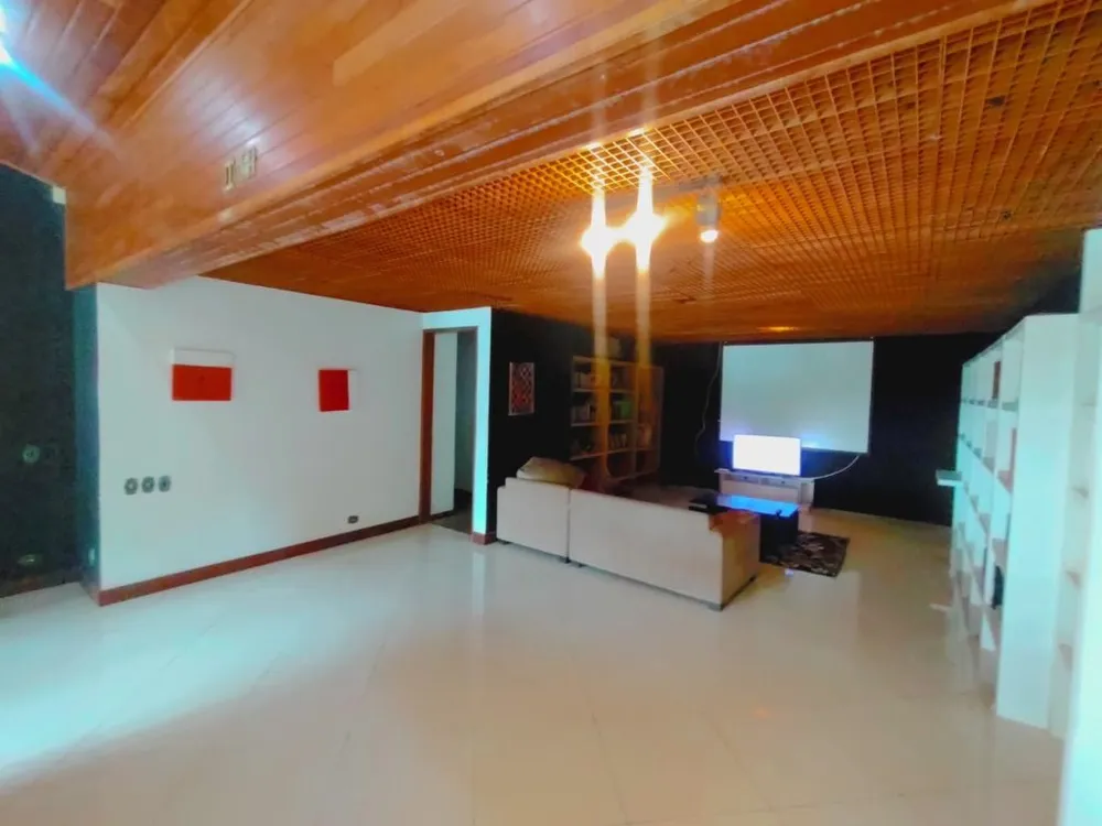 Casa, 5 quartos, 1310 m² - Foto 3