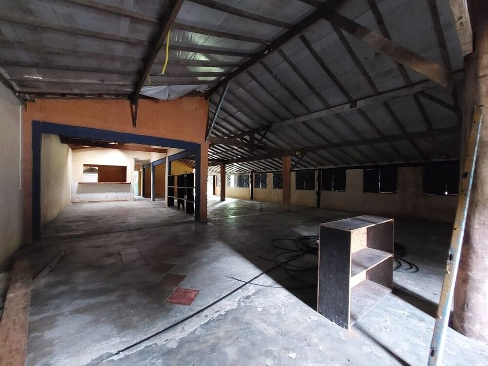Casa para alugar com 2 quartos, 381m² - Foto 1