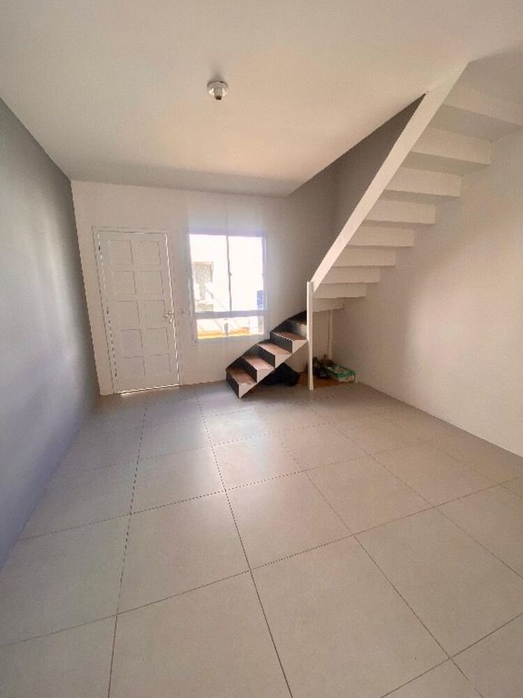 Casa de Condomínio à venda com 2 quartos, 60m² - Foto 1