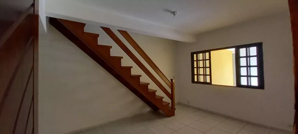 Casa à venda com 3 quartos, 194m² - Foto 3