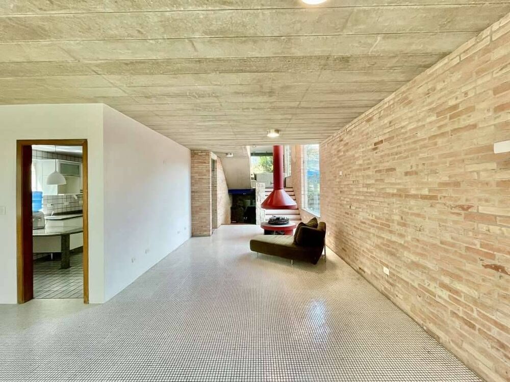 Casa de Condomínio para alugar com 4 quartos, 350m² - Foto 1